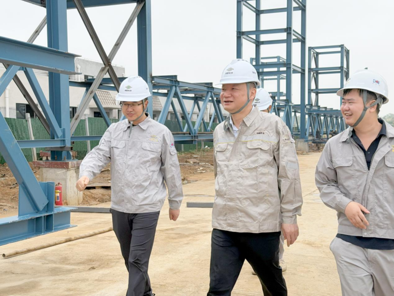 周鴻到公司岳陽天辰大道管廊項目開展“雙節”帶班檢查